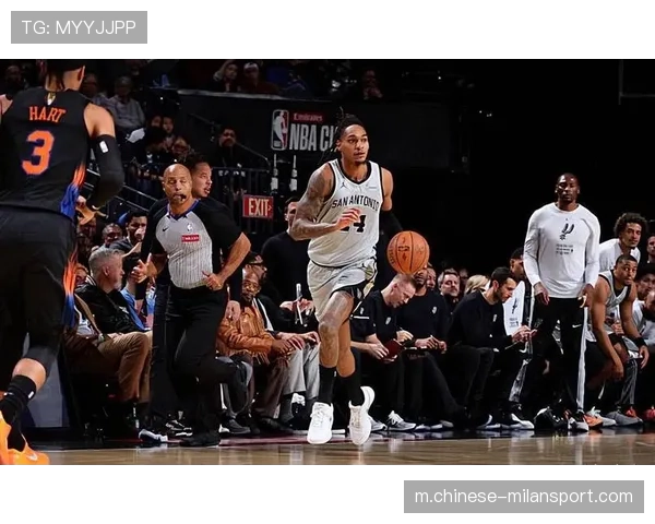 瓦塞尔无球切入频率增加 马刺进攻流动性依赖侧翼空间拉扯 瓦塞尔无球切入频率增加 马刺进攻流动性依赖侧翼空间拉扯